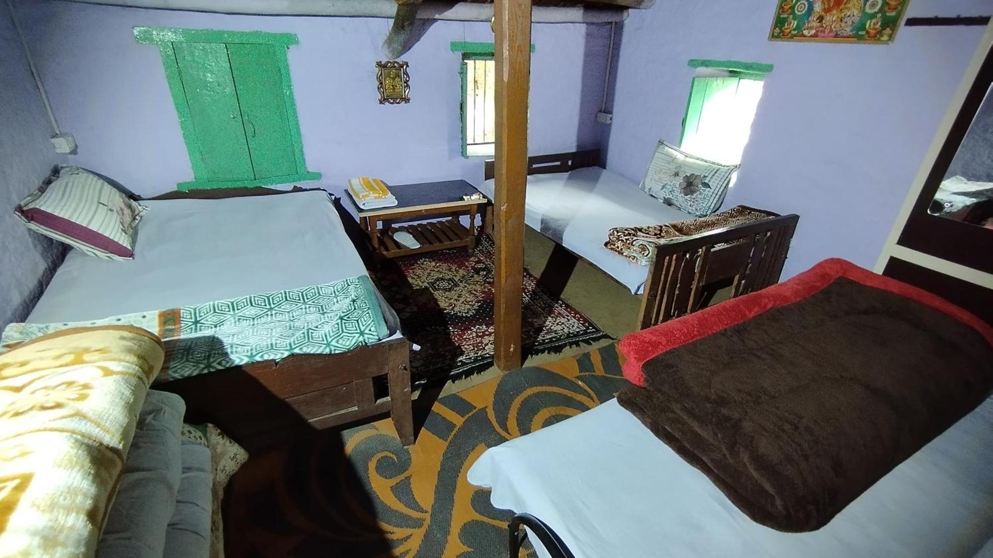 Dwarahat Village Farmstay- Babaji'S Cave Bilik gambar
