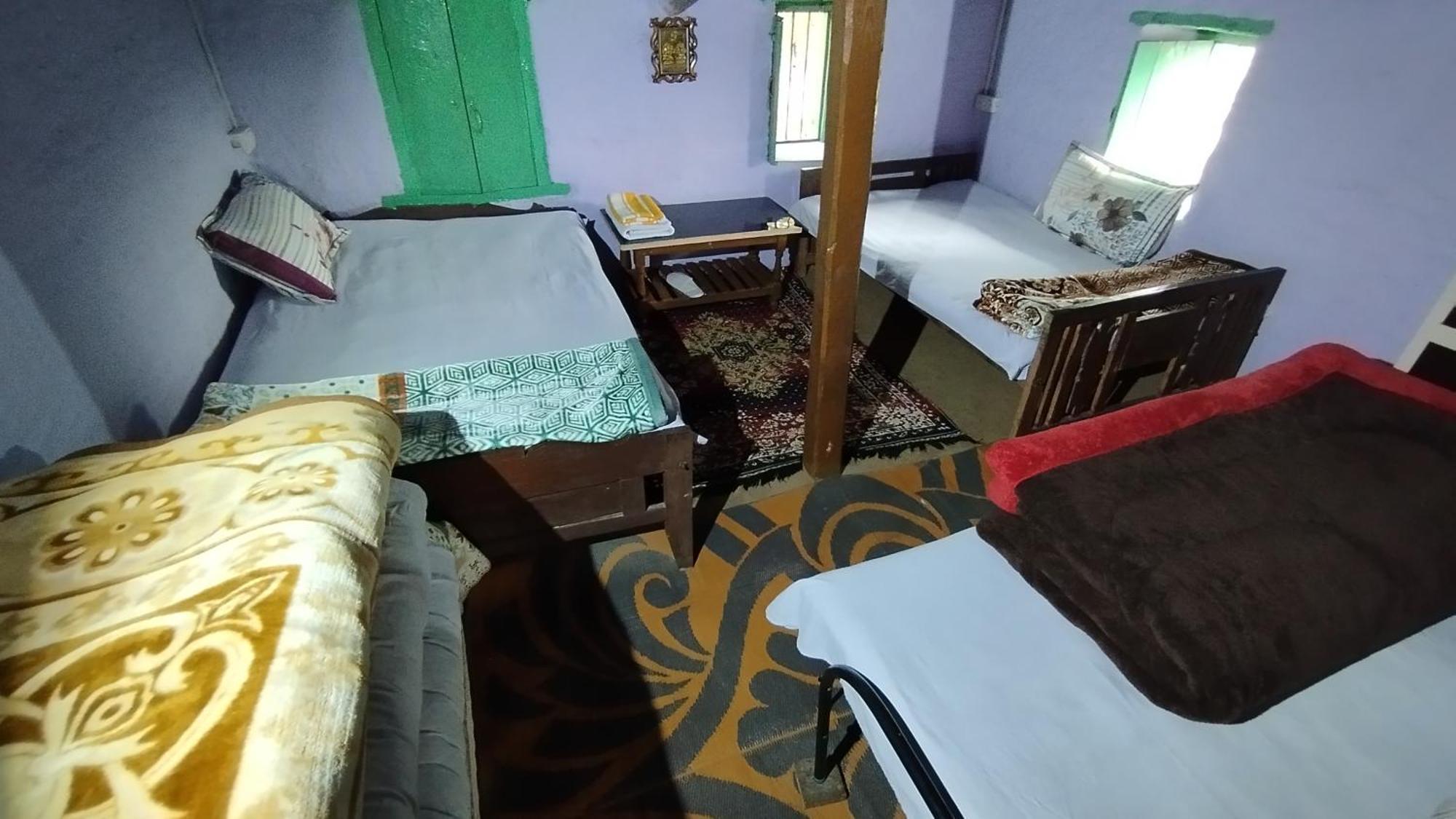 Dwarahat Village Farmstay- Babaji'S Cave Bilik gambar
